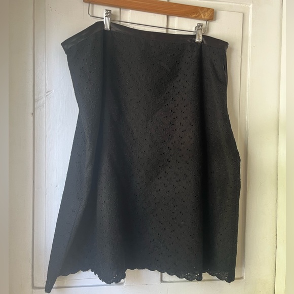 Margaux A LINE eyelet skirt - Picture 5 of 5